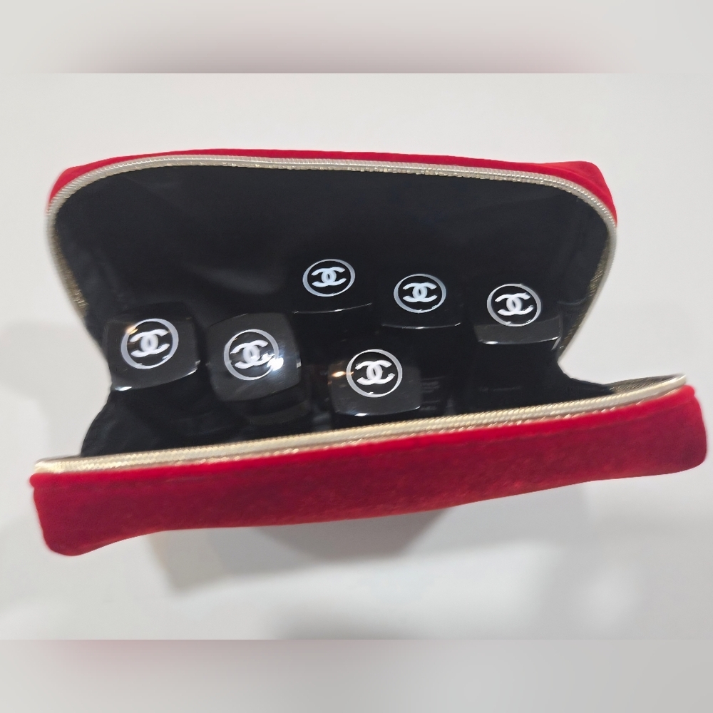 Chanel 7 Pieces Nail Polish Sets: 5×Le Vernis Nail Polish+Le Gel Top Coat+ Pouch - Picture 5 of 12